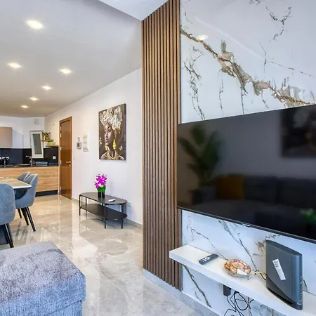 Seaview 3br With Wifi, Terrace, Ac & Sofabed By 360 Estates Apartmán Il-Mahsel