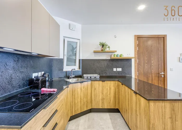 Apartment Seaview 3br With Wifi, Terrace, Ac & Sofabed By 360 Estates *