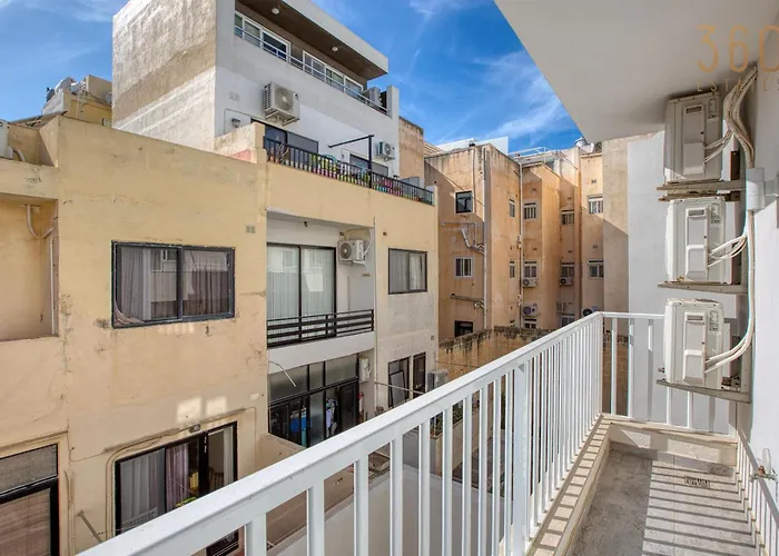 Apartment Seaview 3br With Wifi, Terrace, Ac & Sofabed By 360 Estates