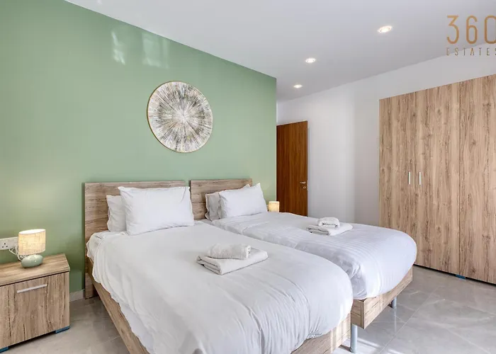 Apartment Seaview 3br With Wifi, Terrace, Ac & Sofabed By 360 Estates