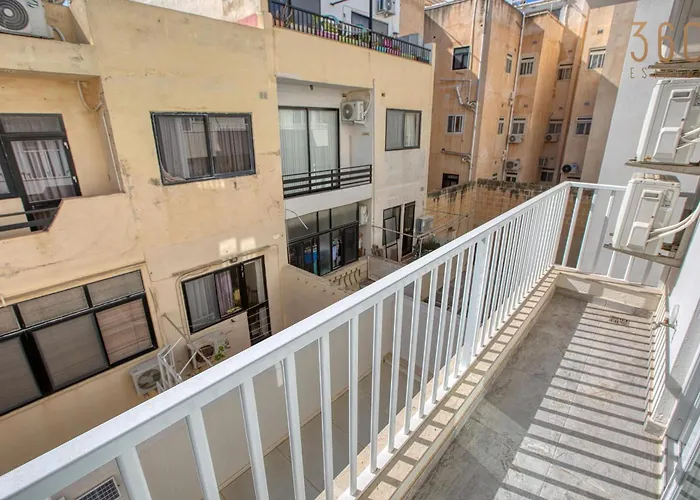 Seaview 3br With Wifi, Terrace, Ac & Sofabed By 360 Estates Apartment