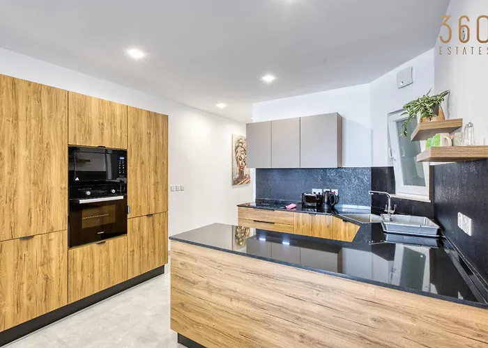 Apartment Seaview 3br With Wifi, Terrace, Ac & Sofabed By 360 Estates Il-Mahsel